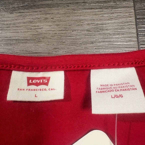 Levi's Vibrant Red Long Sleeve Women's Top - Picture 7 of 7